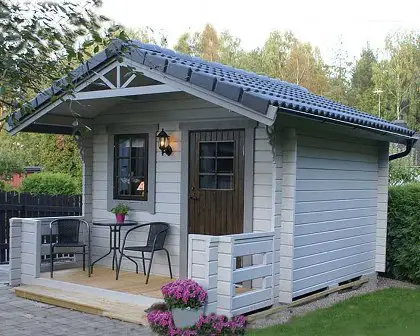 Nice_guest_shed