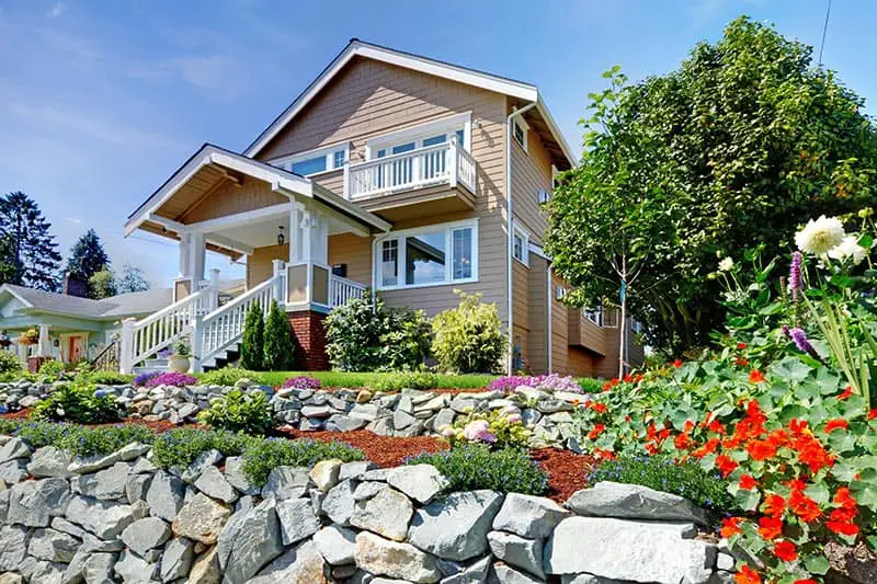 21 Landscaping Ideas For Slopes, Hill Front Yard Landscaping Ideas