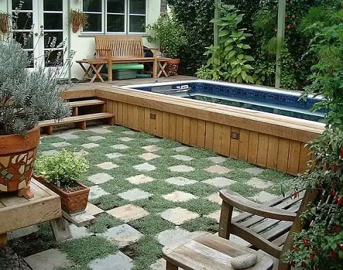 Pool-design-that-keeps-things-simple-and-understated