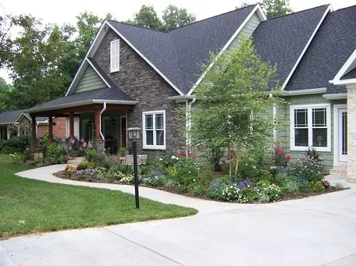 17 Landscaping Ideas for Ranch Style Homes - Zacs Garden